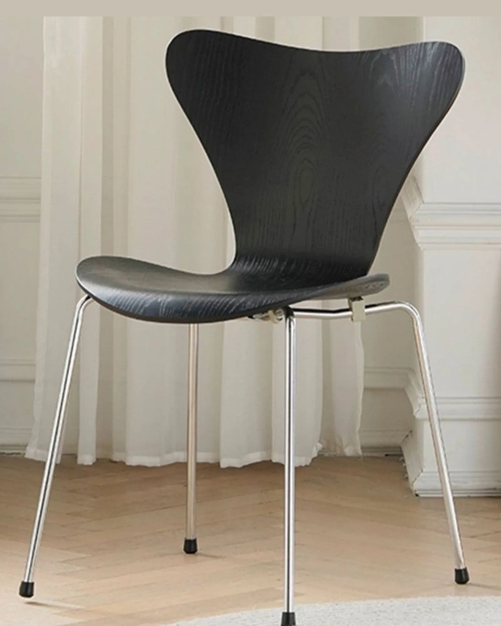Cadeira Série 7 — Arne Jacobsen, foto 3 de 3